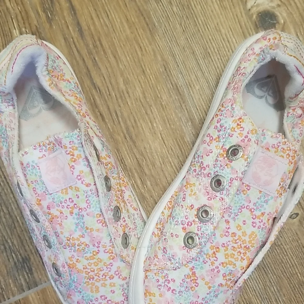 Roxy Pink and White Floral Sneakers Size 6 Cottage core - Picture 5 of 7
